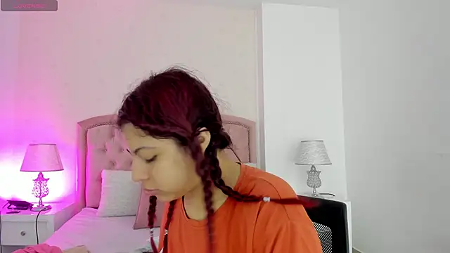 Snapshot of Kendall__Fox chatting on 27, 10, 2025 Kendall Fox online show from 27, 10, 2025