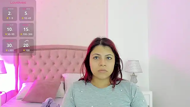 Snapshot of Kendall__Fox chatting on 12, 11, 2025 Kendall Fox online show from 12, 11, 2025