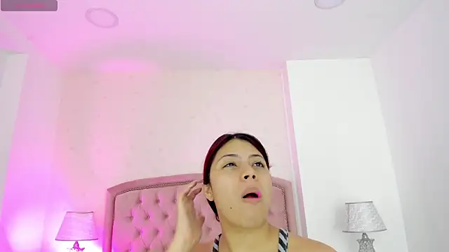 Snapshot of Kendall__Fox chatting on 1, 11, 2025 Kendall Fox online show from 1, 11, 2025