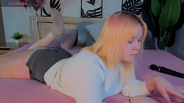 Amy Kimberlly online show from 28, 2, 2026