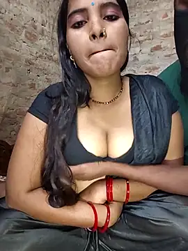 Snapshot of Simrandeshipp chatting on 26, 11, 2025 Simrandeshipp online show from 26, 11, 2025