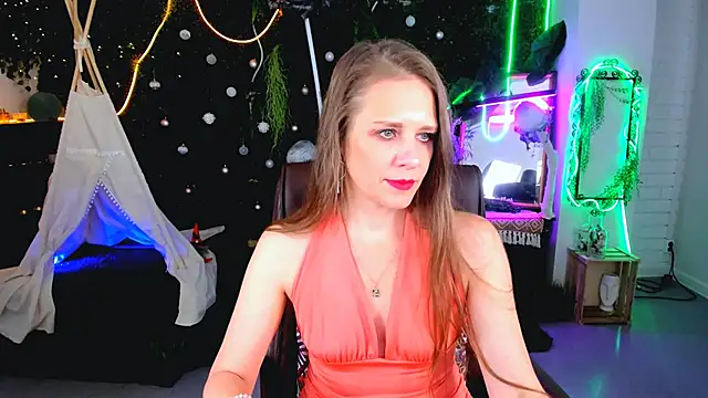 Snapshot of EmiliaBedy chatting on 8, 5, 2026 EmiliaBedy online show from 8, 5, 2026