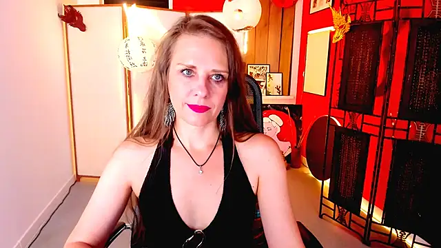 Snapshot of EmiliaBedy chatting on 10, 6, 2026 EmiliaBedy online show from 10, 6, 2026
