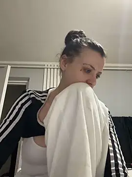 bunnythetailor online show from 26, 2, 2026