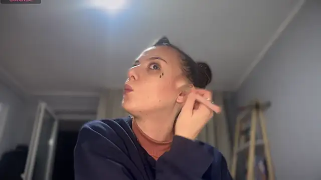 bunnythetailor online show from 15, 11, 2025