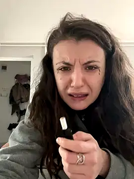 bunnythetailor online show from 17, 12, 2025