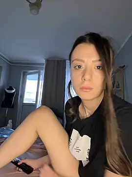 bunnythetailor online show from 6, 11, 2025