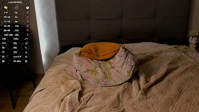 PhilomenaBucker online show from 21, 2, 2025