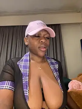 Boneca25 online show from 1, 3, 2025
