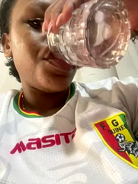 Boneca25 online show from 26, 11, 2025