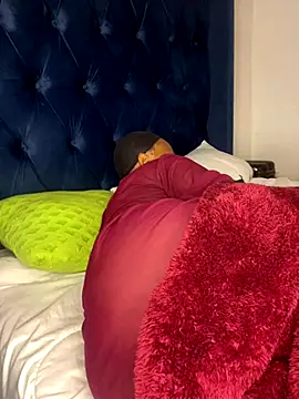 Boneca25 online show from 21, 10, 2025