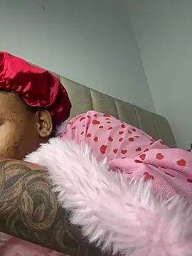 Boneca25 online show from 13, 4, 2026