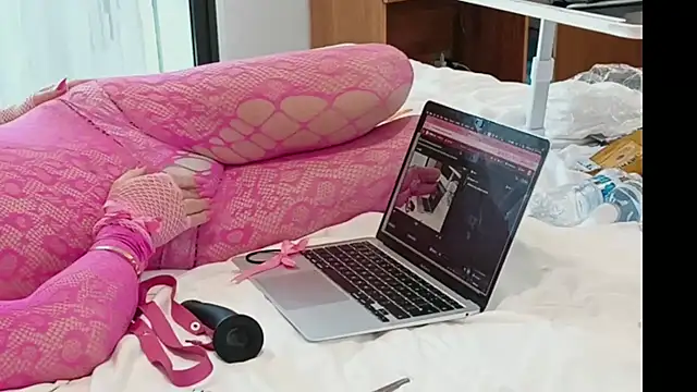 Snapshot of Cucked_Sissy_Bitch chatting on 28, 3, 2026 Cucked Sissy Bitch online show from 28, 3, 2026
