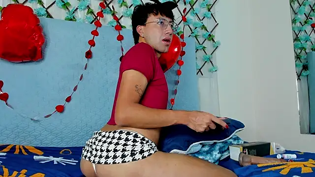 LaelVira 2 online show from 15, 2, 2025