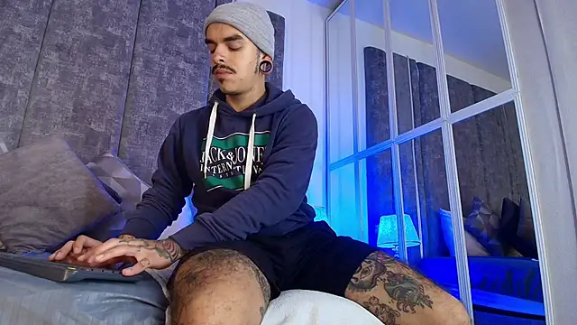 Snapshot of kaletattoo chatting on 1, 5, 2026 kaletattoo online show from 1, 5, 2026