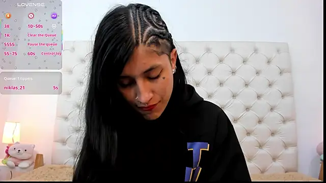 esmeralda06 online show from 15, 4, 2026