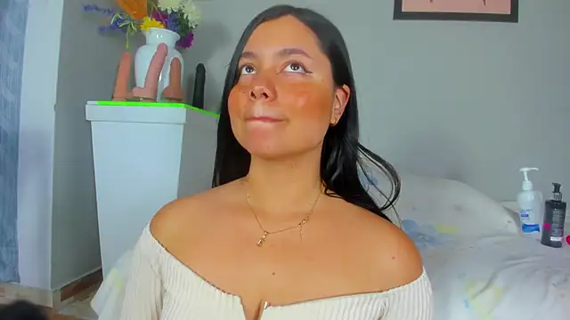 evaa greey online show from 10, 11, 2025