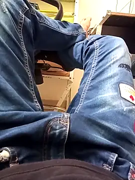carlitosdhz online show from 20, 7, 2026