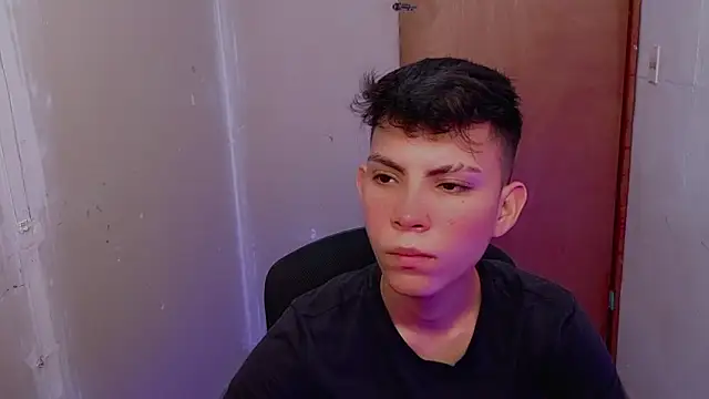 Alexxx lov online show from 18, 2, 2026