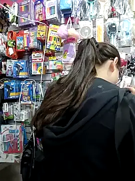 Vale Saenzz online show from 8, 11, 2025