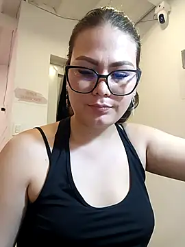 Snapshot of Vale_Saenzz chatting on 11, 3, 2025 Vale Saenzz online show from 11, 3, 2025