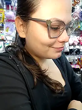 Vale Saenzz online show from 10, 11, 2025