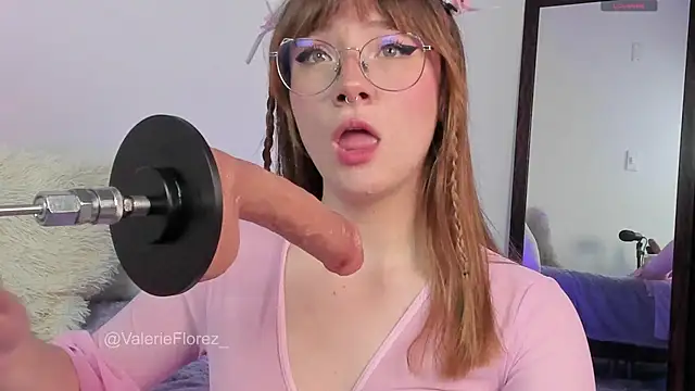 Snapshot of ValerieFlorez_ chatting on 20, 10, 2025 ValerieFlorez online show from 20, 10, 2025