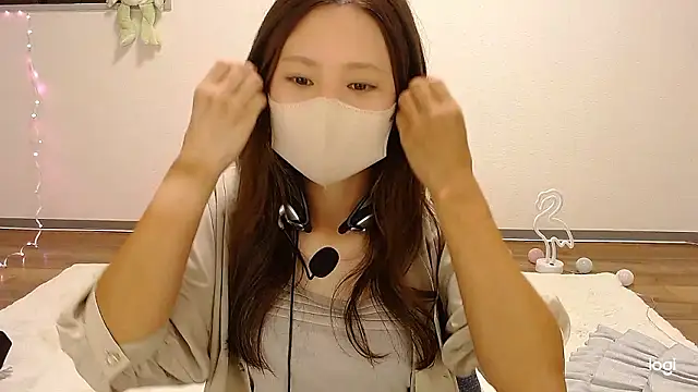 Snapshot of hinano_JP chatting on 13, 10, 2025 hinano JP online show from 13, 10, 2025