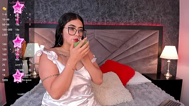 Zoe Banks  online show from 22, 3, 2025