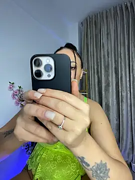 Snapshot of RaisaSalvi chatting on 23, 11, 2025 RaisaSalvi online show from 23, 11, 2025