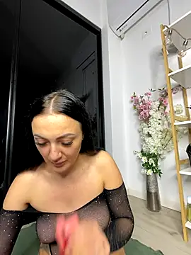 RaisaSalvi online show from 17, 12, 2025