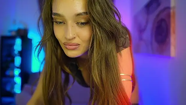 Clara Nia online show from 24, 10, 2025