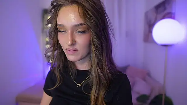 Clara Nia online show from 30, 11, 2025