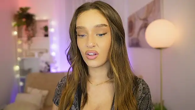 Clara Nia online show from 17, 2, 2026