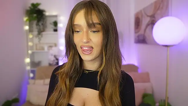 Clara Nia online show from 8, 2, 2026