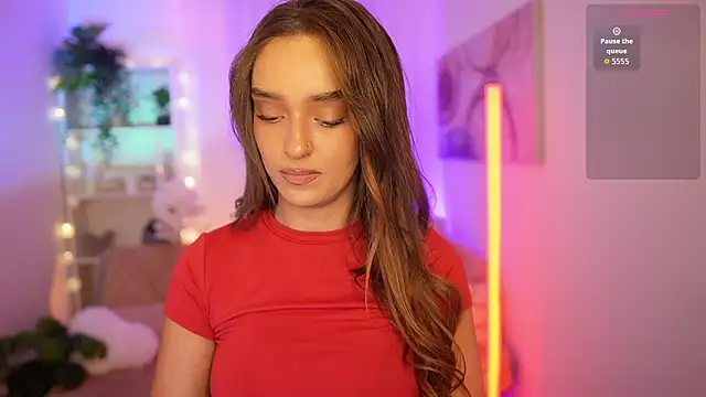 Clara Nia online show from 6, 3, 2026