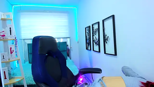 naomy hot 777 online show from 23, 9, 2025