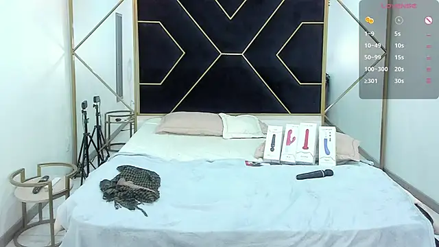 Snapshot of CamiilaReyes chatting on 26, 2, 2025 CamiilaReyes online show from 26, 2, 2025