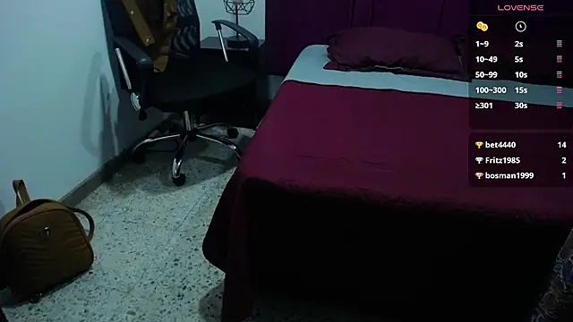 Snapshot of CamiilaReyes chatting on 15, 2, 2025 CamiilaReyes online show from 15, 2, 2025