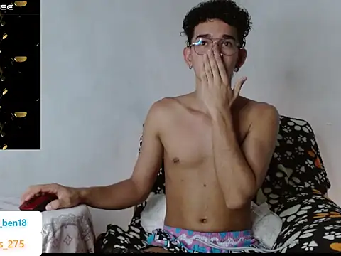 Snapshot of Bennie__1 chatting on 28, 11, 2025 Bennie 1 online show from 28, 11, 2025