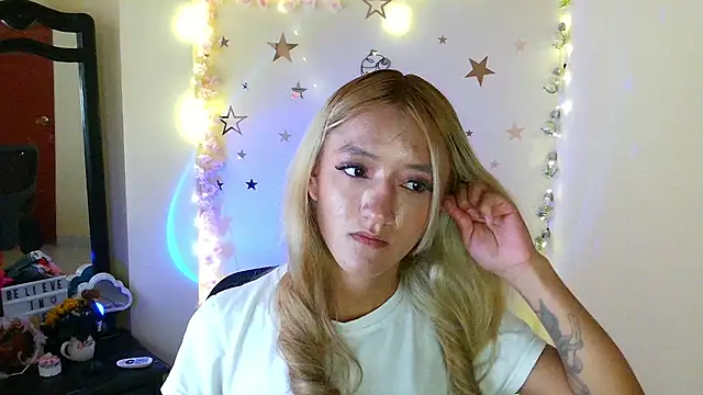 Snapshot of Lya1_ch chatting on 2, 8, 2026 Lya1 ch online show from 2, 8, 2026