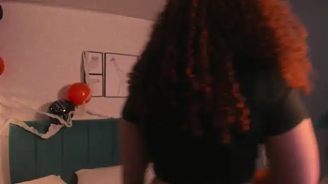 Snapshot of ninna_curly chatting on 30, 10, 2025 ninna curly online show from 30, 10, 2025