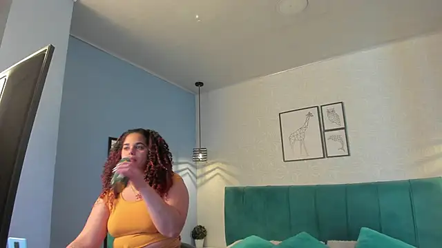 Snapshot of ninna_curly chatting on 10, 9, 2025 ninna curly online show from 10, 9, 2025