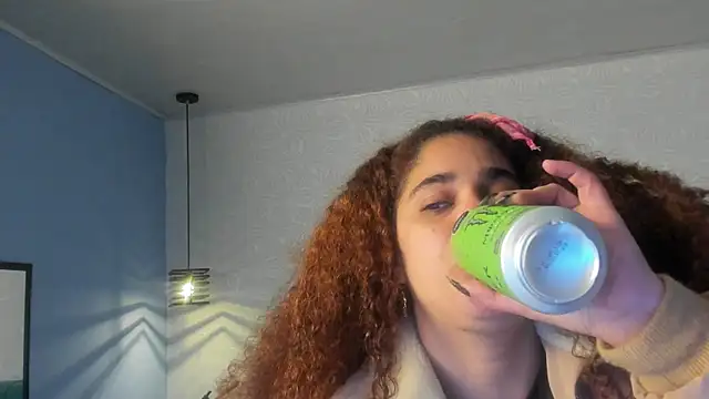 Snapshot of ninna_curly chatting on 21, 11, 2025 ninna curly online show from 21, 11, 2025