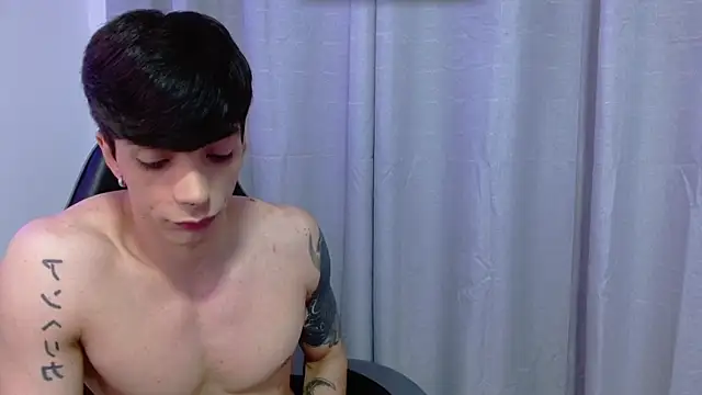 Snapshot of H3ll_B0I chatting on 25, 9, 2025 H3ll B0I online show from 25, 9, 2025