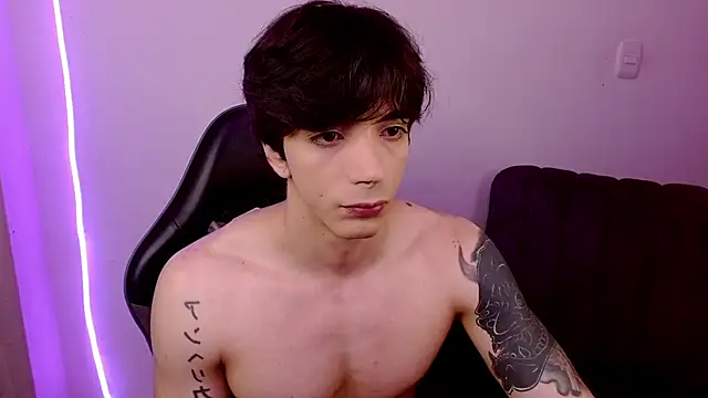 Snapshot of H3ll_B0I chatting on 5, 6, 2026 H3ll B0I online show from 5, 6, 2026