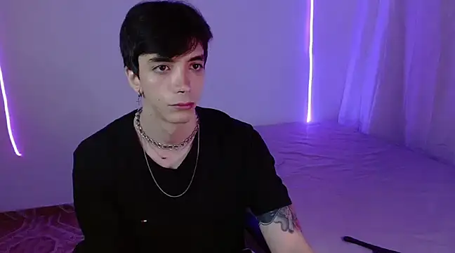 Snapshot of H3ll_B0I chatting on 2, 2, 2025 H3ll B0I online show from 2, 2, 2025