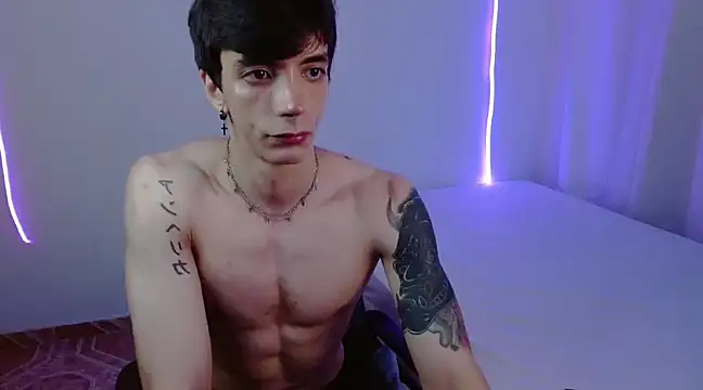 Snapshot of H3ll_B0I chatting on 8, 2, 2025 H3ll B0I online show from 8, 2, 2025