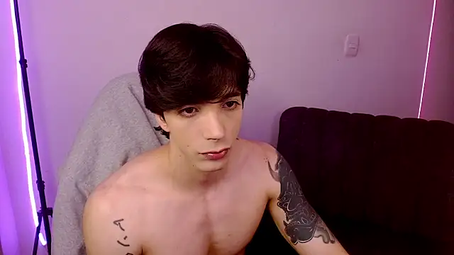 Snapshot of H3ll_B0I chatting on 4, 6, 2026 H3ll B0I online show from 4, 6, 2026