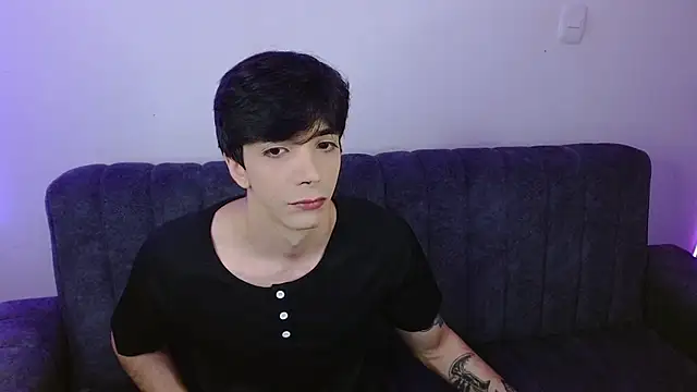 Snapshot of H3ll_B0I chatting on 6, 5, 2026 H3ll B0I online show from 6, 5, 2026